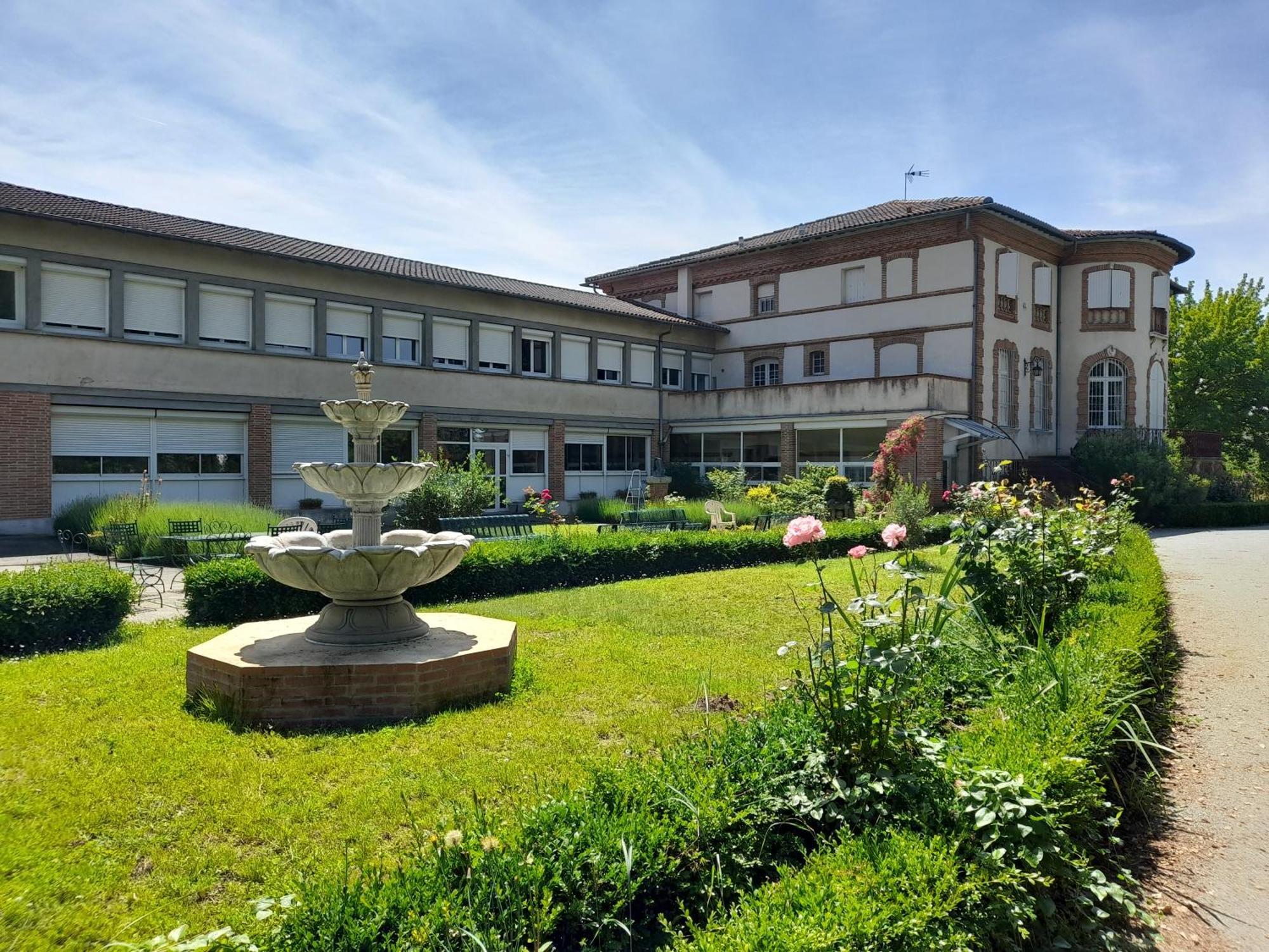 Centre Louis Ormieres Hotel Montauban Ngoại thất bức ảnh