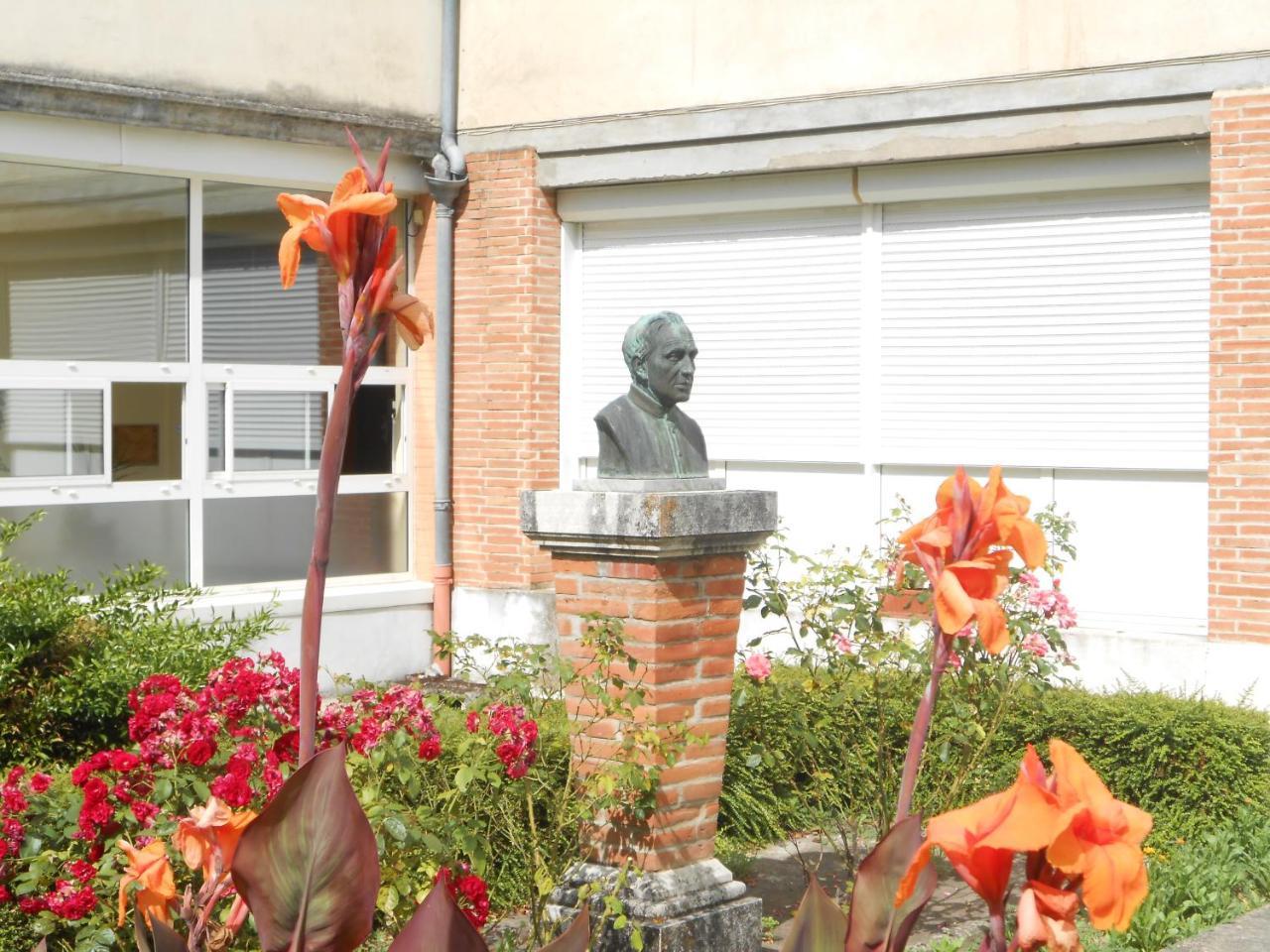 Centre Louis Ormieres Hotel Montauban Ngoại thất bức ảnh